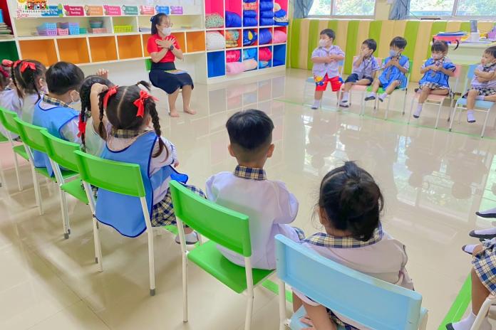 ห้องดอกทานตะวัน ระดับชั้นเตรียมอนุบาล กิจกรรมแยก - ก่อน - ทิ้ง [ลดขยะ ลดมลพิษ]