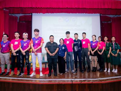 โรงเรียนสีขาวสร้างภูมิคุ้มกันปัญหาและพิษภัยยาเสพติดโรงเรียนมัธยมวิทยา