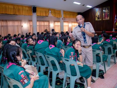 โรงเรียนสีขาวสร้างภูมิคุ้มกันปัญหาและพิษภัยยาเสพติดโรงเรียนมัธยมวิทยา