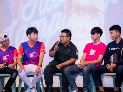 โรงเรียนสีขาวสร้างภูมิคุ้มกันปัญหาและพิษภัยยาเสพติดโรงเรียนมัธยมวิทยา