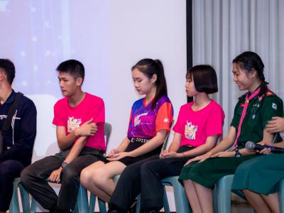 โรงเรียนสีขาวสร้างภูมิคุ้มกันปัญหาและพิษภัยยาเสพติดโรงเรียนมัธยมวิทยา