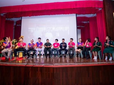 โรงเรียนสีขาวสร้างภูมิคุ้มกันปัญหาและพิษภัยยาเสพติดโรงเรียนมัธยมวิทยา