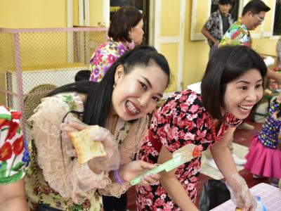 กาดมั่วคัวน้อย อนุบาล 100ปี มท.