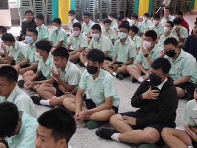 กิจกรรมการอบรม เรื่อง สารเสพติด อบายมุข สื่อออนไลน์ และแก้ปัญหาความรุนแรง การล่วงละเมิดทางเพศ