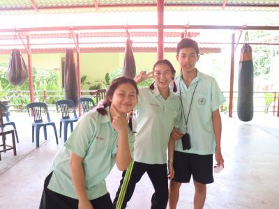 นักเรียนชั้นมัธยมศึกษาปีที่ 4 เข้ารวมฝึกซ้อมแม่ไม้มวยไทย ที่ค่ายมวยเบิกฤกษ์ยิม อำเภอเกาะคา จังหวัดลำปาง