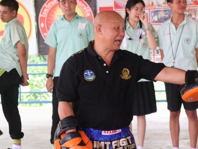 นักเรียนชั้นมัธยมศึกษาปีที่ 4 เข้ารวมฝึกซ้อมแม่ไม้มวยไทย ที่ค่ายมวยเบิกฤกษ์ยิม อำเภอเกาะคา จังหวัดลำปาง