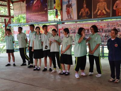 นักเรียนชั้นมัธยมศึกษาปีที่ 4 เข้ารวมฝึกซ้อมแม่ไม้มวยไทย ที่ค่ายมวยเบิกฤกษ์ยิม อำเภอเกาะคา จังหวัดลำปาง