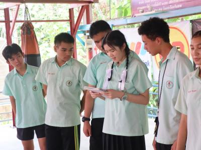 นักเรียนชั้นมัธยมศึกษาปีที่ 4 เข้ารวมฝึกซ้อมแม่ไม้มวยไทย ที่ค่ายมวยเบิกฤกษ์ยิม อำเภอเกาะคา จังหวัดลำปาง