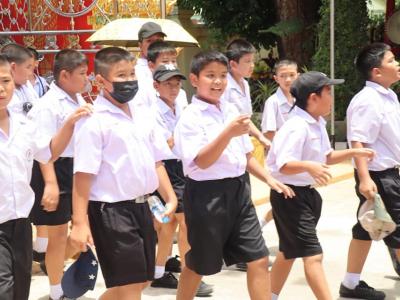 ประเพณีแห่เทียนพรรษา ตัวแทนระดับชั้นประถมศึกษา