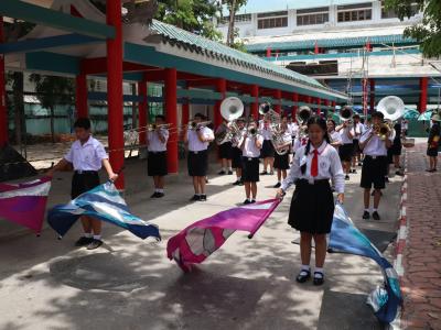 ประเพณีแห่เทียนพรรษา ตัวแทนระดับชั้นประถมศึกษา