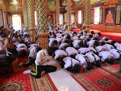ประเพณีแห่เทียนพรรษา ตัวแทนระดับชั้นประถมศึกษา
