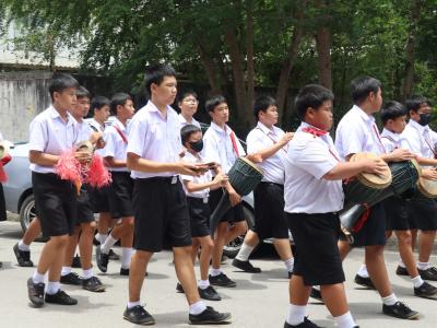 ประเพณีแห่เทียนพรรษา ตัวแทนระดับชั้นประถมศึกษา