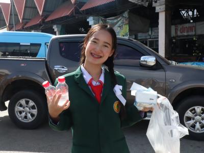 พิธีแห่เทียนพรรษา เนื่องในวันสำคัญทางพระพุทธศาสนา วันเข้าพรรษา