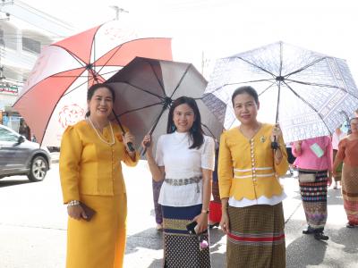 พิธีแห่เทียนพรรษา เนื่องในวันสำคัญทางพระพุทธศาสนา วันเข้าพรรษา