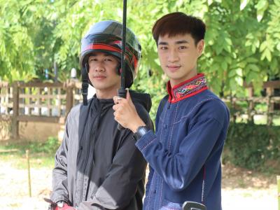 พิธีแห่เทียนพรรษา เนื่องในวันสำคัญทางพระพุทธศาสนา วันเข้าพรรษา