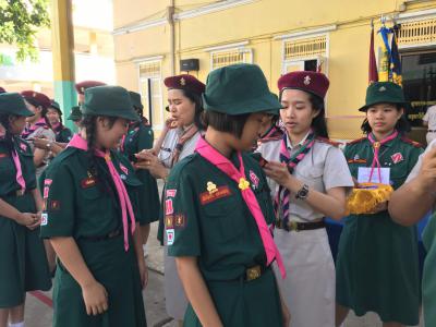 พิธีประดับยศและมองเครื่องหมายลูกเสือโลก ของลูกเสือสามัญรุ่นใหญ่