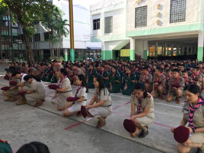 พิธีประดับยศและมองเครื่องหมายลูกเสือโลก ของลูกเสือสามัญรุ่นใหญ่