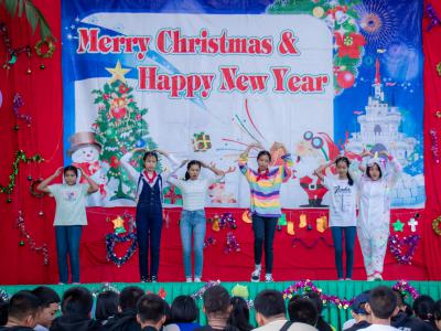 merry christmas and happy new year 2020