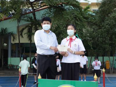 รับมอบเกียรติบัตรและรางวัล