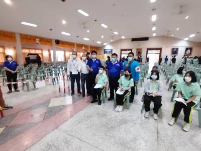 ภาพบรรยากาศการรับวัคซีน นักเรียนโรงเรียนมัธยมวิทยา