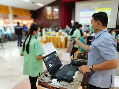 ภาพบรรยากาศการรับวัคซีน นักเรียนโรงเรียนมัธยมวิทยา