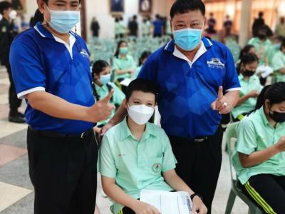 ภาพบรรยากาศการรับวัคซีน นักเรียนโรงเรียนมัธยมวิทยา