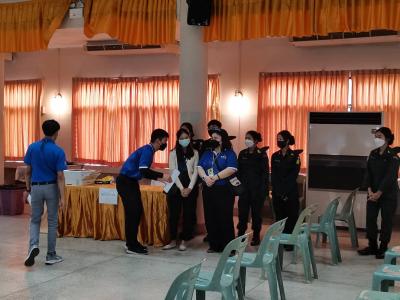 ภาพบรรยากาศการรับวัคซีน นักเรียนโรงเรียนมัธยมวิทยา