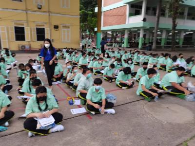 ภาพบรรยากาศการรับวัคซีน นักเรียนโรงเรียนมัธยมวิทยา