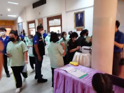 ภาพบรรยากาศการรับวัคซีน นักเรียนโรงเรียนมัธยมวิทยา